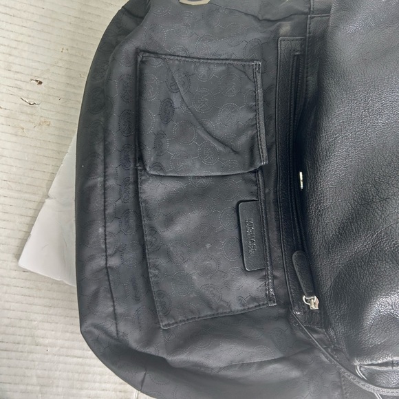 Michael Kors TIPPI Black Pebble Leather Shoulder Bag Dual Folding Zip Pockets - Picture 11 of 14